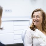 Explicación sobre cómo regenerar hueso dental naturalmente
