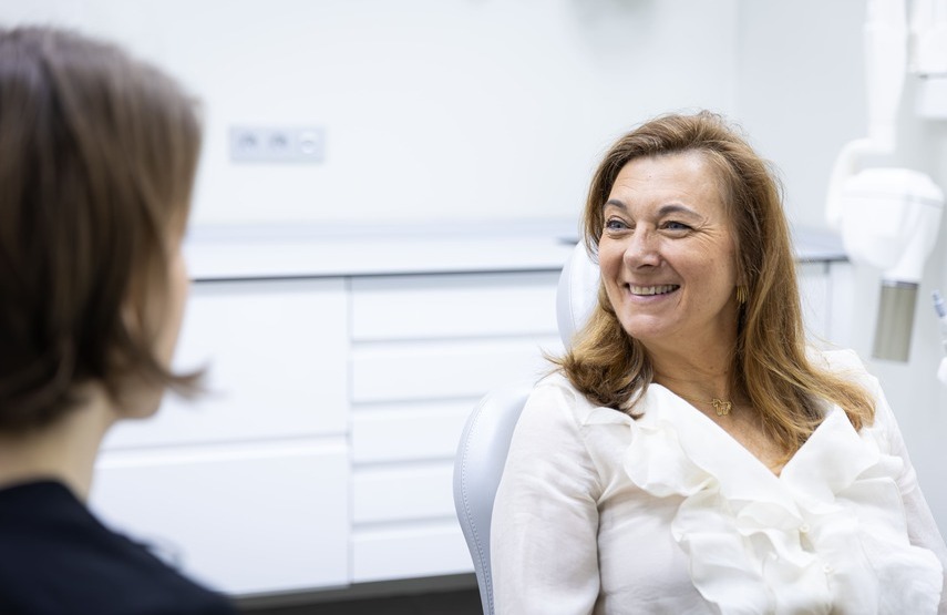 Explicación sobre cómo regenerar hueso dental naturalmente